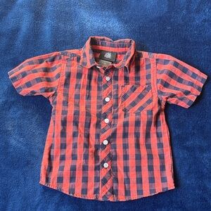 Kids Short-Sleeve Button-Down Plaid Shirt in Red & Navy